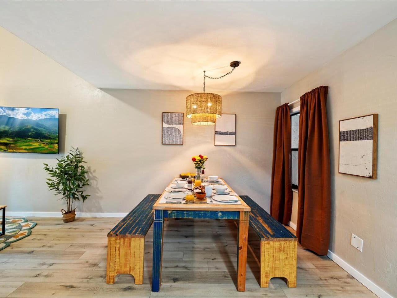Artist'S Tower Townhome Just Renovated W Loft Gainesville Exterior foto