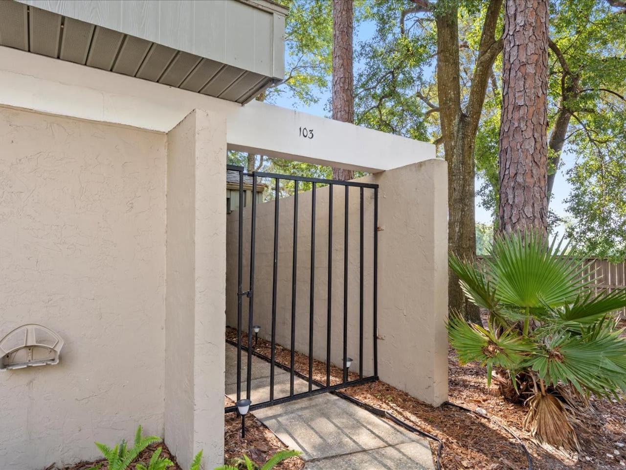 Artist'S Tower Townhome Just Renovated W Loft Gainesville Exterior foto