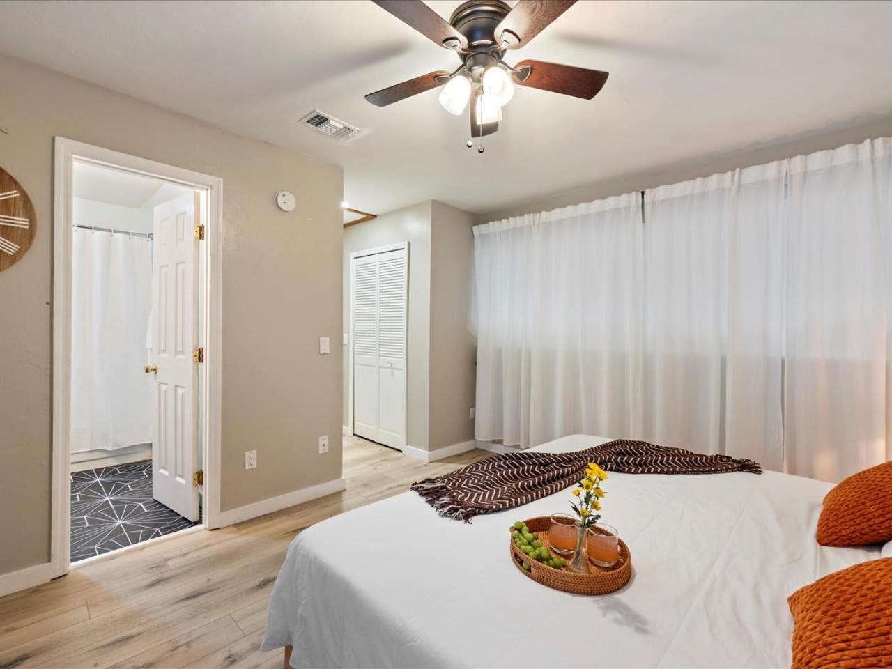 Artist'S Tower Townhome Just Renovated W Loft Gainesville Exterior foto