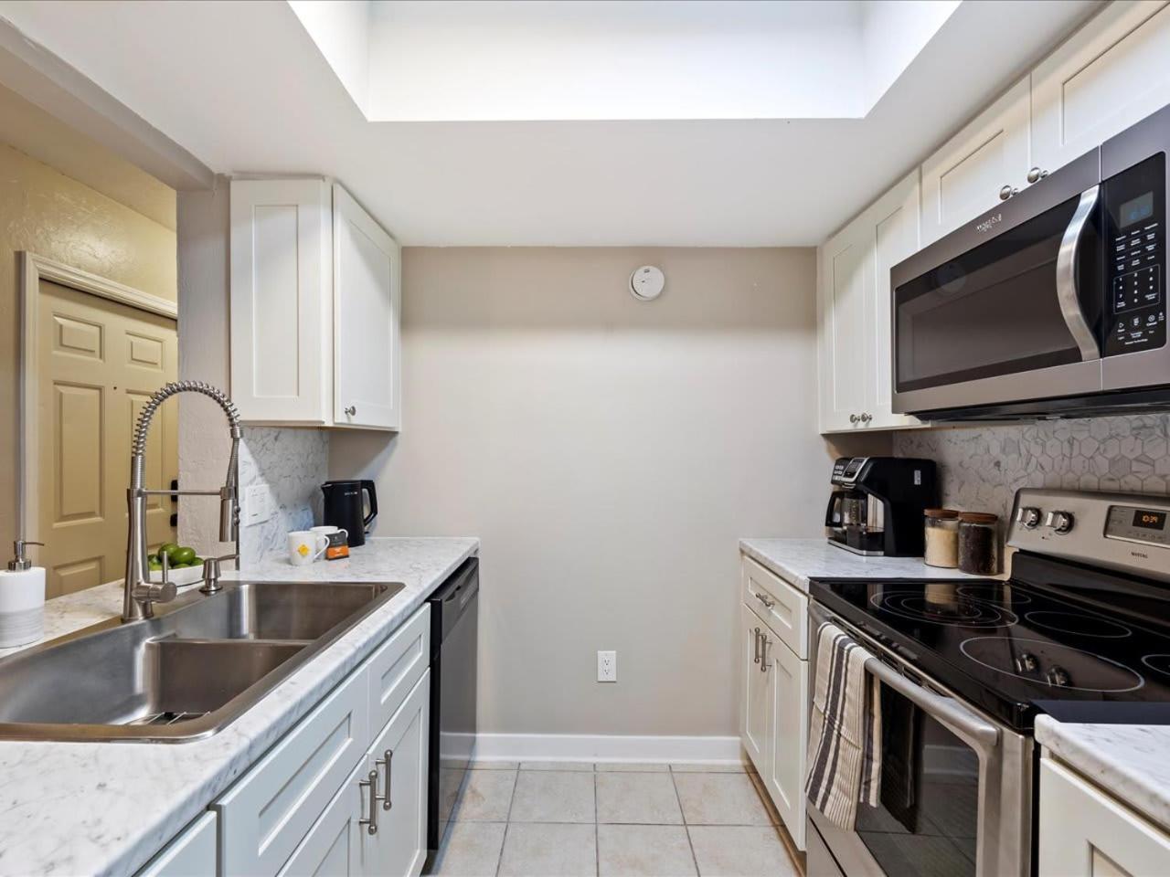 Artist'S Tower Townhome Just Renovated W Loft Gainesville Exterior foto