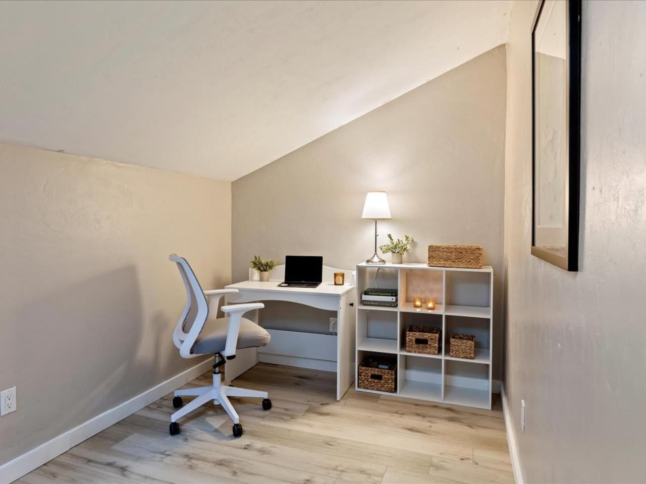 Artist'S Tower Townhome Just Renovated W Loft Gainesville Exterior foto